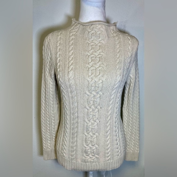 Croft & Barrow Women's Cable Knit Sweater Cream Color Preppy Classy Chic
Size XS - Picture 1 of 7